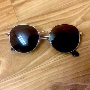 Gold Round Frame Sunglasses